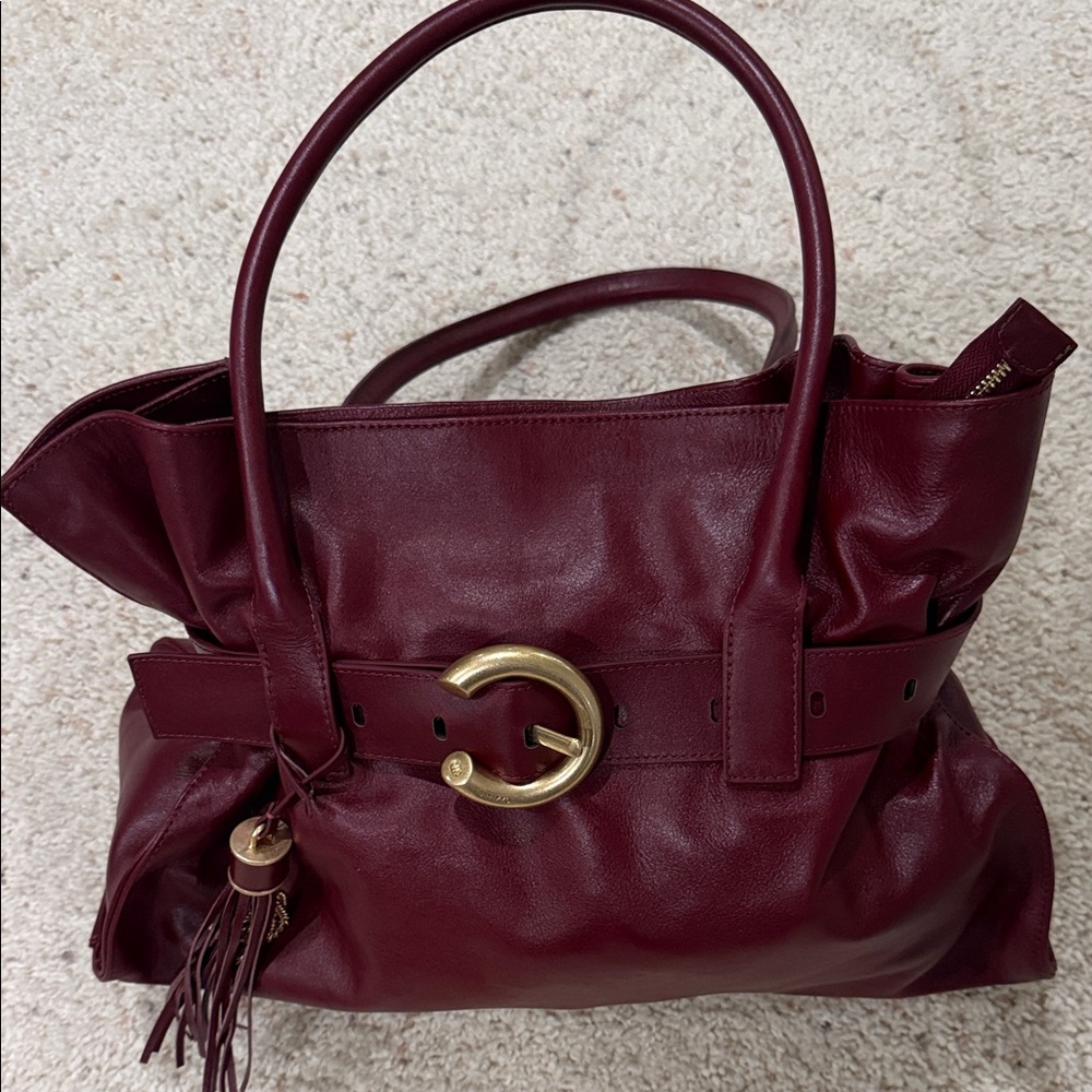 Arezzo Chic Maroon Leather Shoulder Bag with Gold Accent - Picture 6 of 16